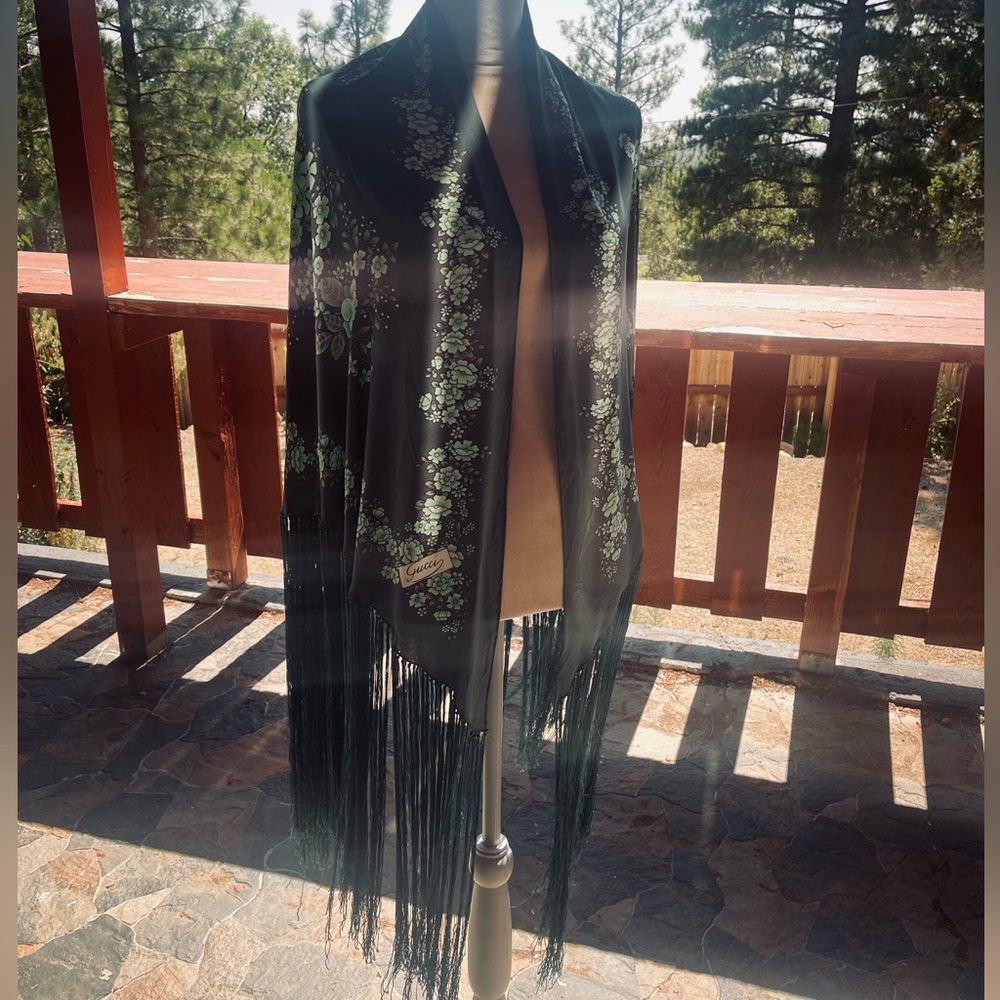 RARE VINTAGE GUCCI SILK FRINGED SHAWL